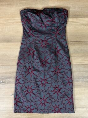 Ruth NWT Strapless Embroidered Cocktail Dress Grey Red Floral Textured | Size 2